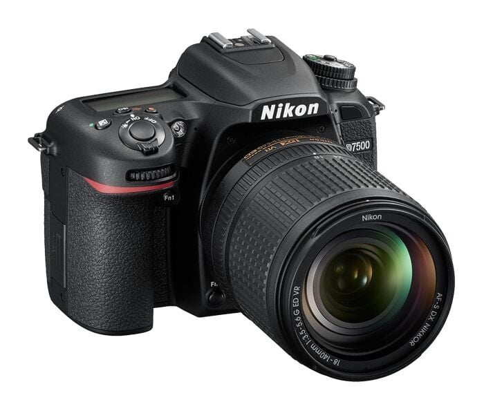 Nikon D7500 + 18-140mm VR Lens Kit (Karfo Karacasulu Garantili)
