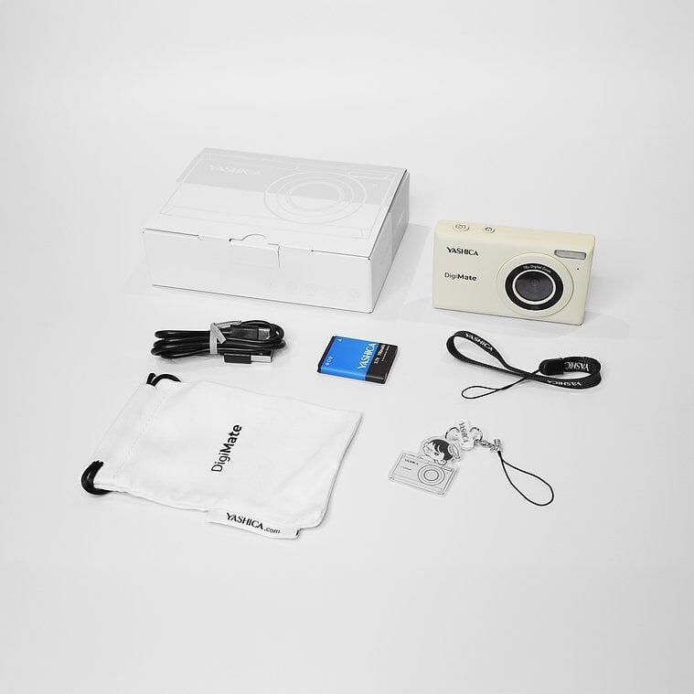 Yashica Digimate Beyaz Compact Dijital Fotoğraf Makinesi